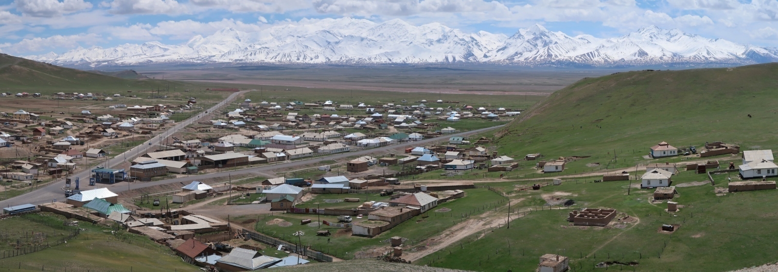 Kyrgyzstán - země pastevců, jurt a velehor