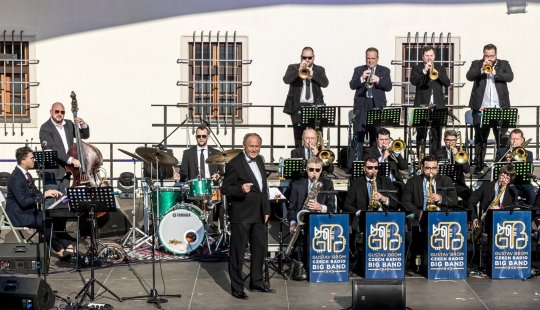 Rozhlasový Big Band Gustava Broma a Tereza Černochová 